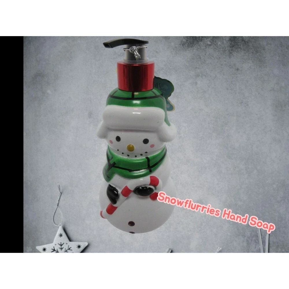Snowflurries refillable handsoap dispenser Christmas/Holiday 16.9 OZ 500 ML